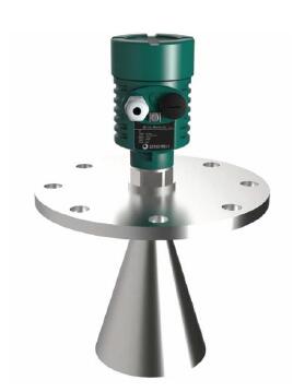 FMCW radar level transmitter for bitumen