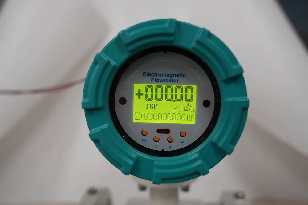 Transmitters of electromagnetic flow meters