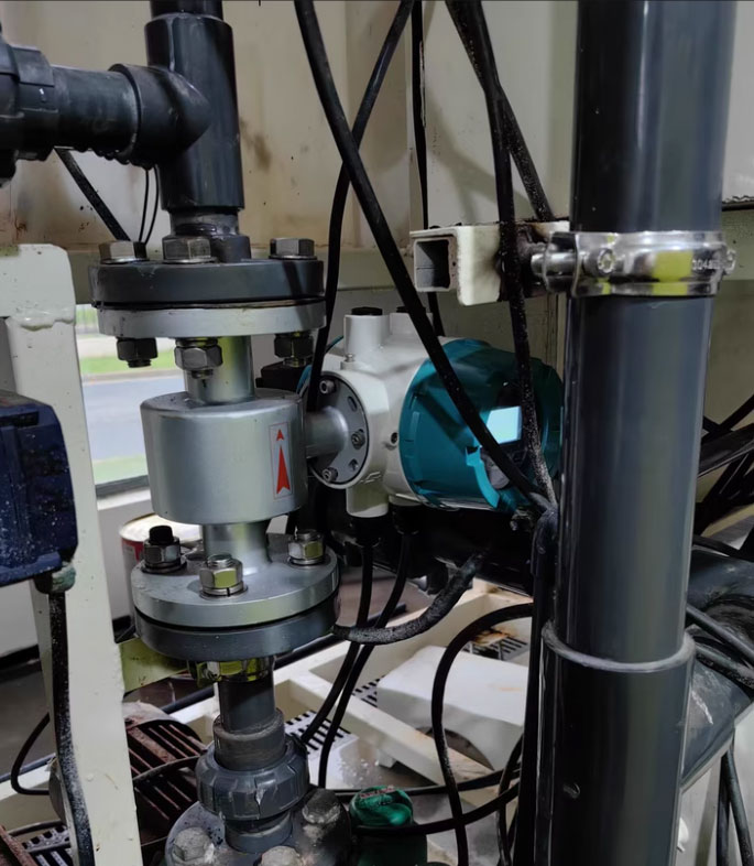 magnetic flow meter for sodium hypochlorite flow measurement